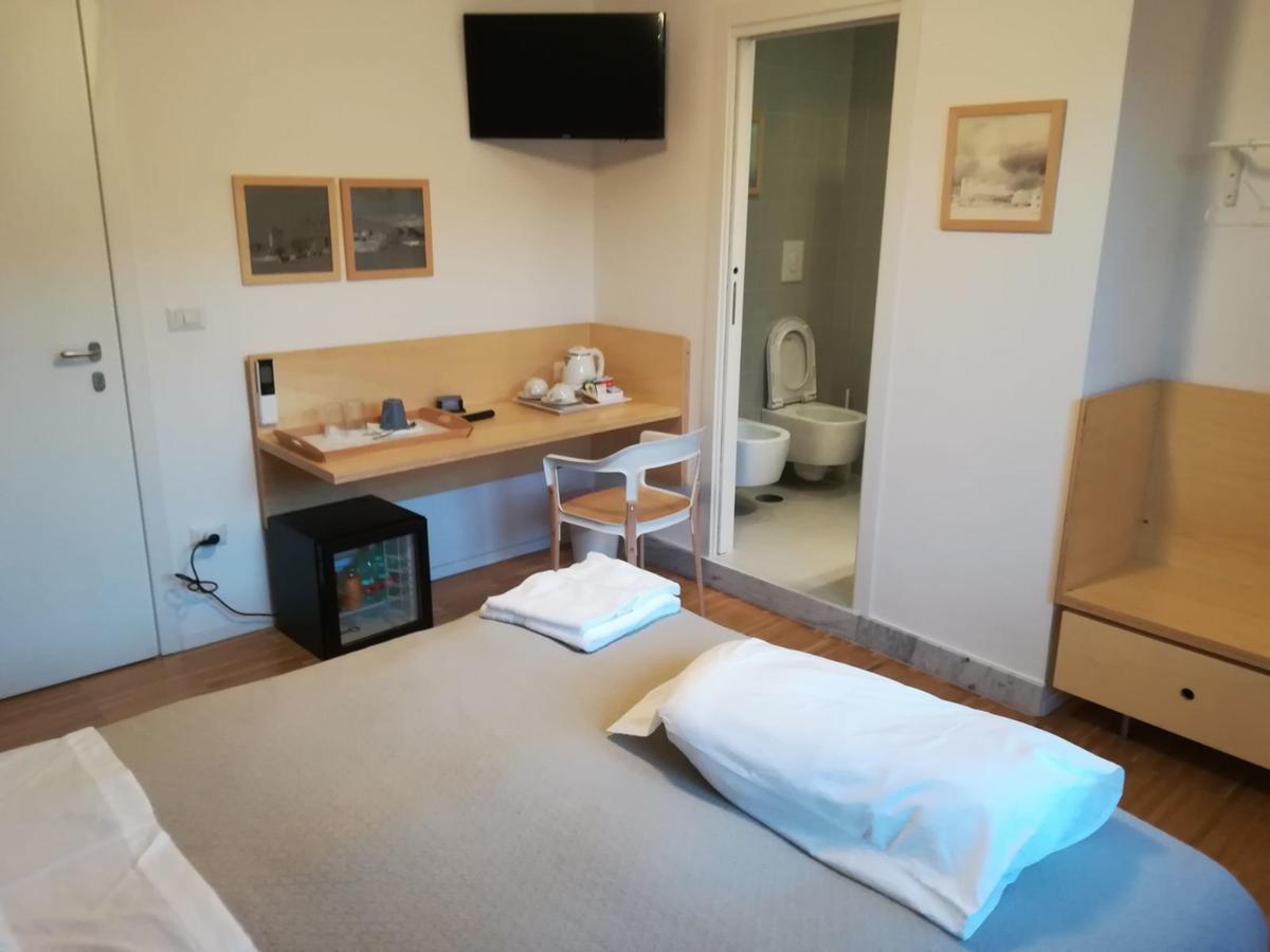 Bed and Breakfast Le Stanze Di Piazza Dei Martiri à Naples Extérieur photo