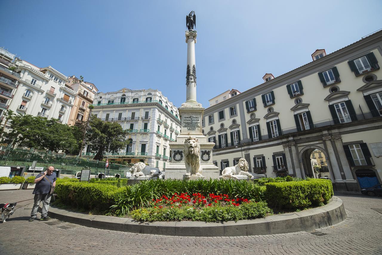 Bed and Breakfast Le Stanze Di Piazza Dei Martiri à Naples Extérieur photo