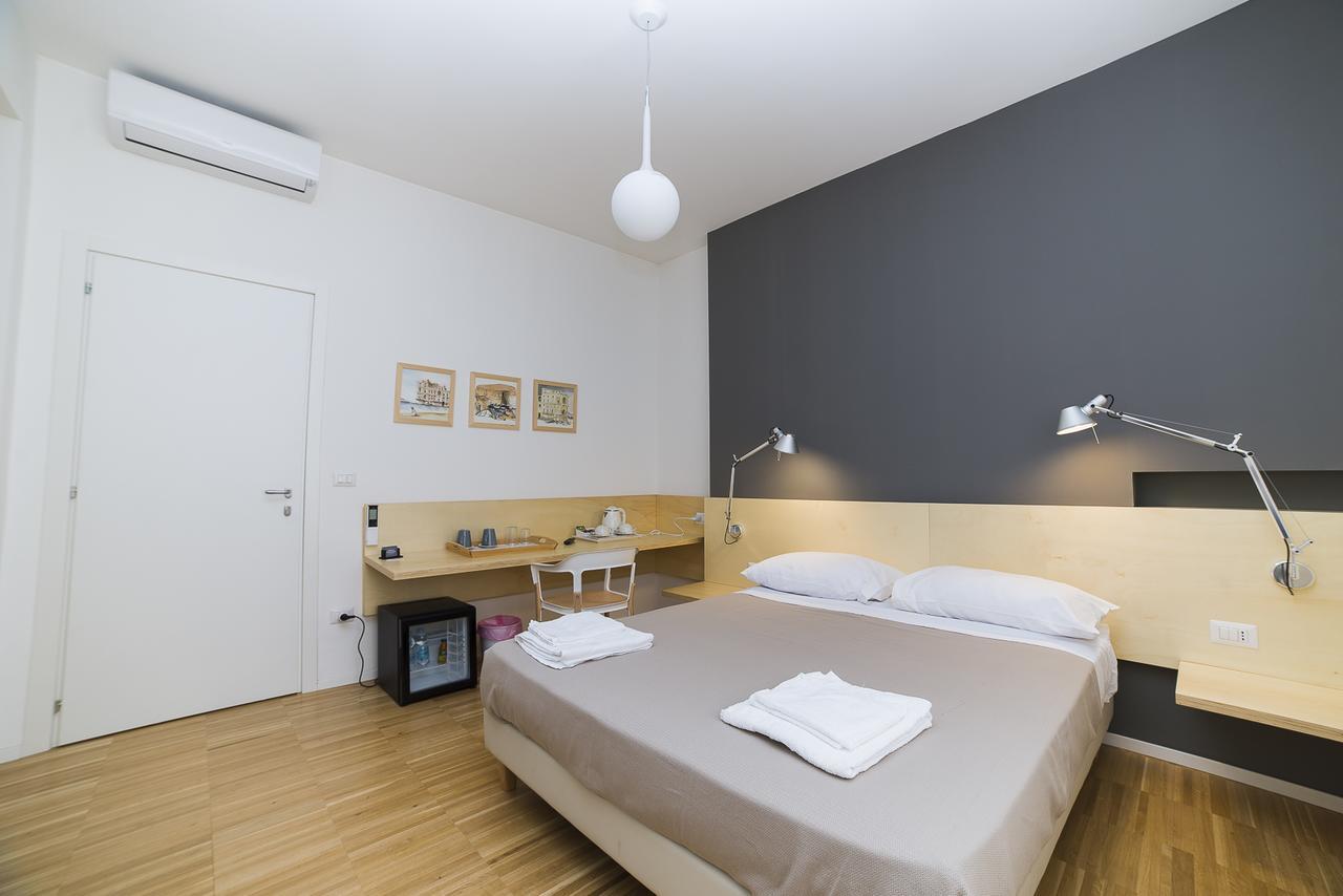Bed and Breakfast Le Stanze Di Piazza Dei Martiri à Naples Extérieur photo